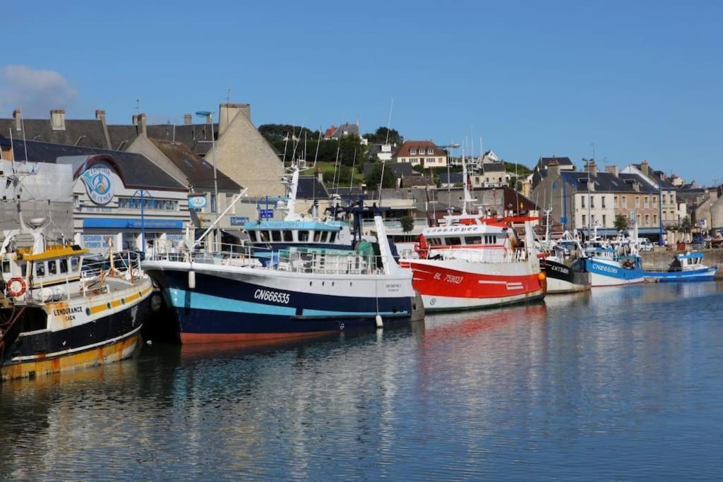 L Etablissement Gold Beach Propose 1 Hebergement , Maison 80M2 Avec Terrain 500M2, Parking Prive A 4 Min Du Port Artificiel D Arromanches, Services Accueil Personnalise, Lits Faits, Serviettes, Menage, Netflix, Wifi Ryes Eksteriør bilde